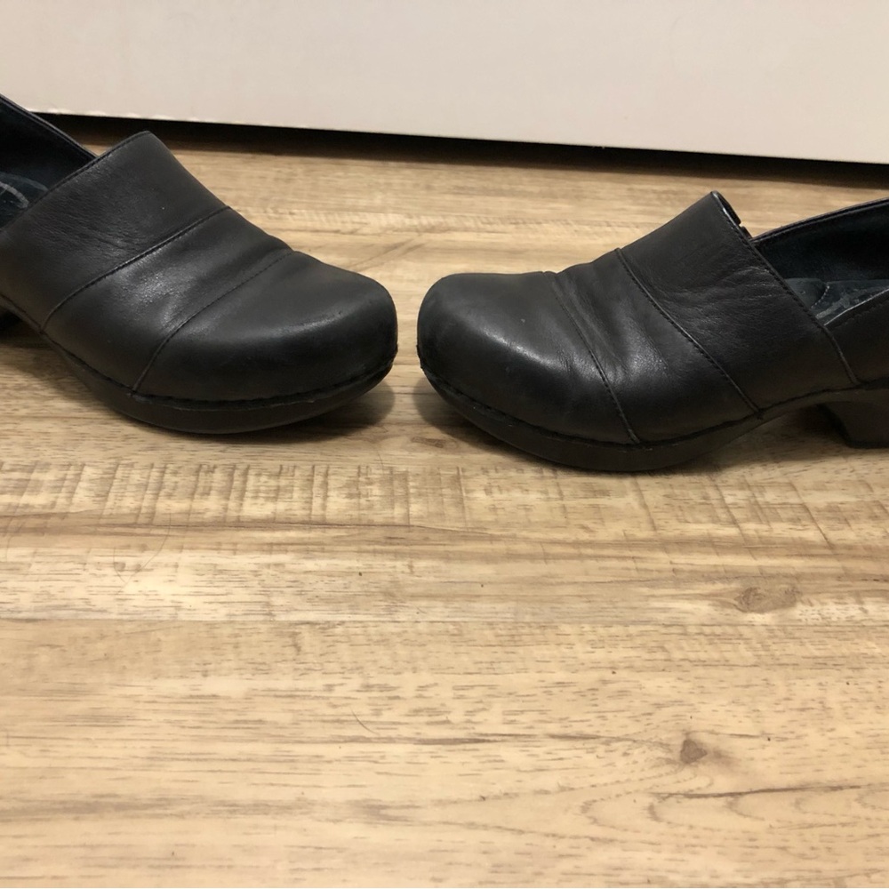 Clogs - Picture 3 of 4